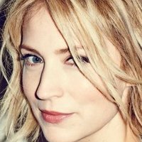 Beth Riesgraf Desnuda