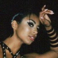 BlackTapeProject Desnuda
