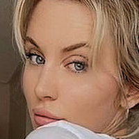 Cath May Desnuda