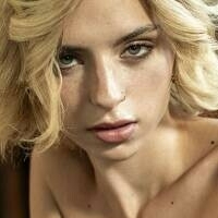 Deneb Delmas Desnuda