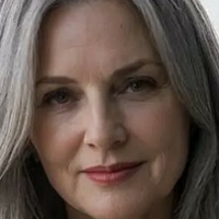 Elegant Edith Desnuda