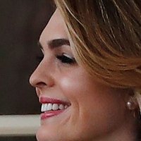 Hope Hicks Desnuda