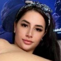 July Lop3s Desnuda