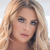 Katie Valentine Desnuda