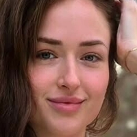 Laurence Drouin Desnuda