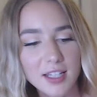 Livva Little Desnuda