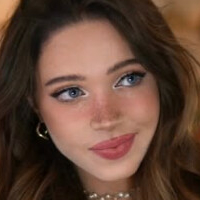 Lydia Violet Desnuda