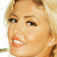 Poppy Wabe Hughes Desnuda