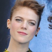 Rose Leslie Desnuda