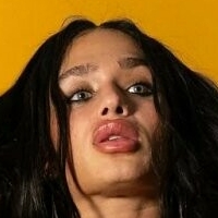 Sam Razhi Desnuda