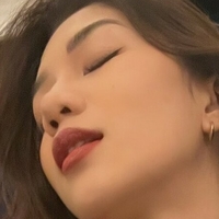 Shinta Khyuliang Desnuda