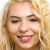 Sophia Sweet Desnuda