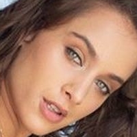 Uma Jolie Desnuda