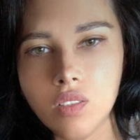 Uma  Desnuda