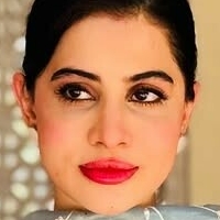 Urfi Javed Desnuda