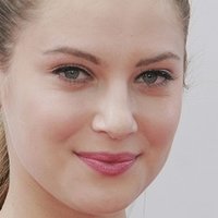Zoe Levin Desnuda